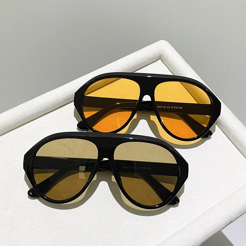 Modne, duże okulary przeciwsło – Vintage Fashion Enthusiasts recenzja i cena